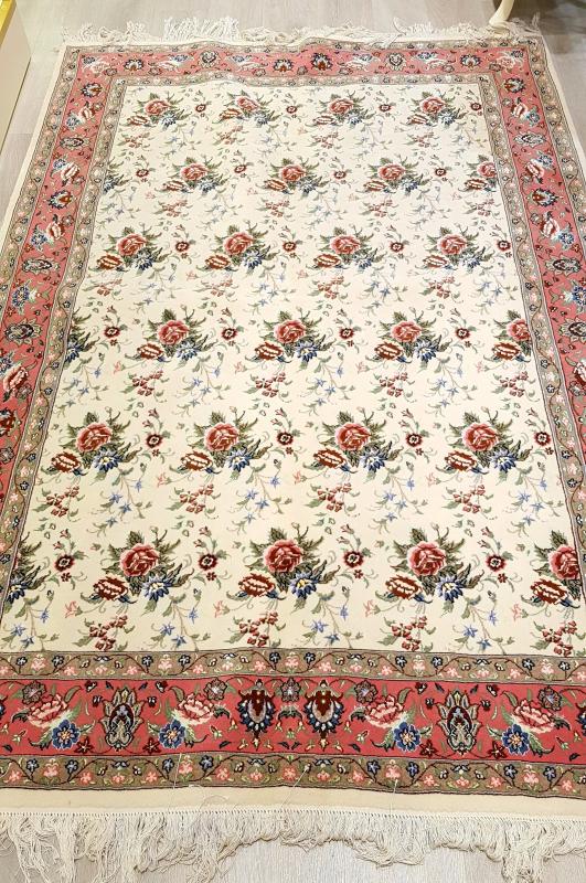 Iran’s%20Handwoven%20Tabriz%20Carpet%20Size: (242%20x%20166%20cm)