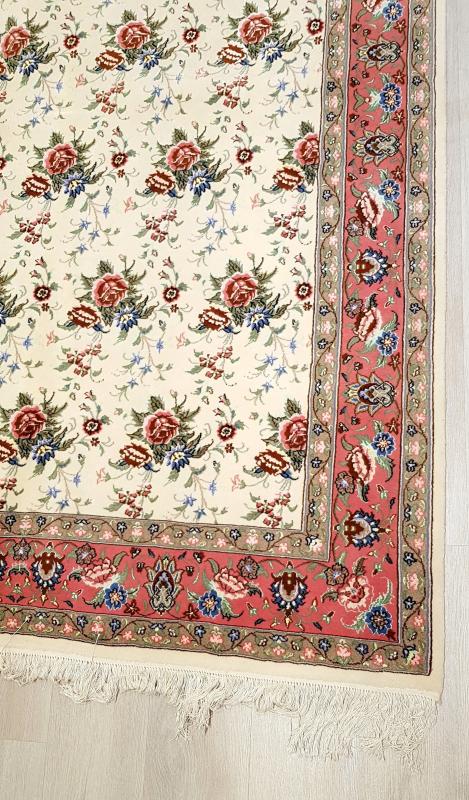 Iran’s%20Handwoven%20Tabriz%20Carpet%20Size: (242%20x%20166%20cm)