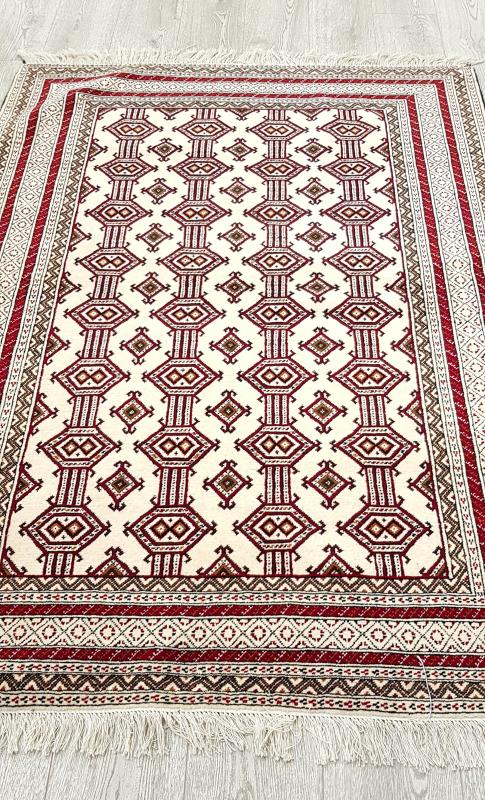 Persian%20handmade%20silk%20rug%20Turkmen%20Size:%20(166%20x%20127)%20cm