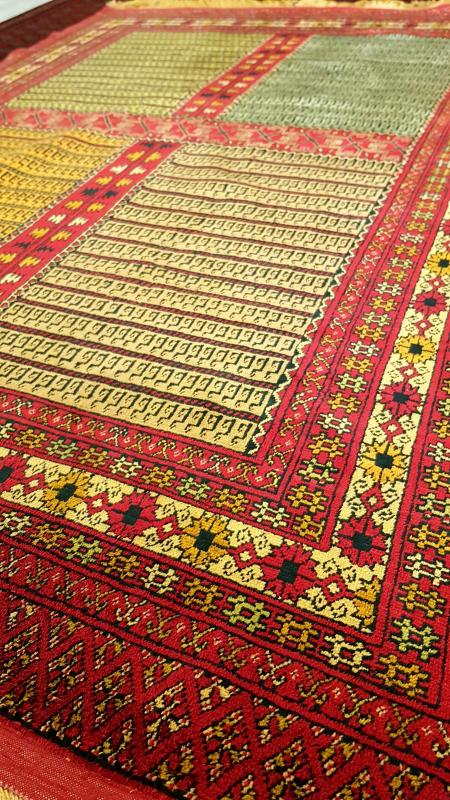 Iran’s%20Hand%20Woven%20Double-Sided%20Silk%20Carpet%20Size: (%20104%20x%20147%20cm)