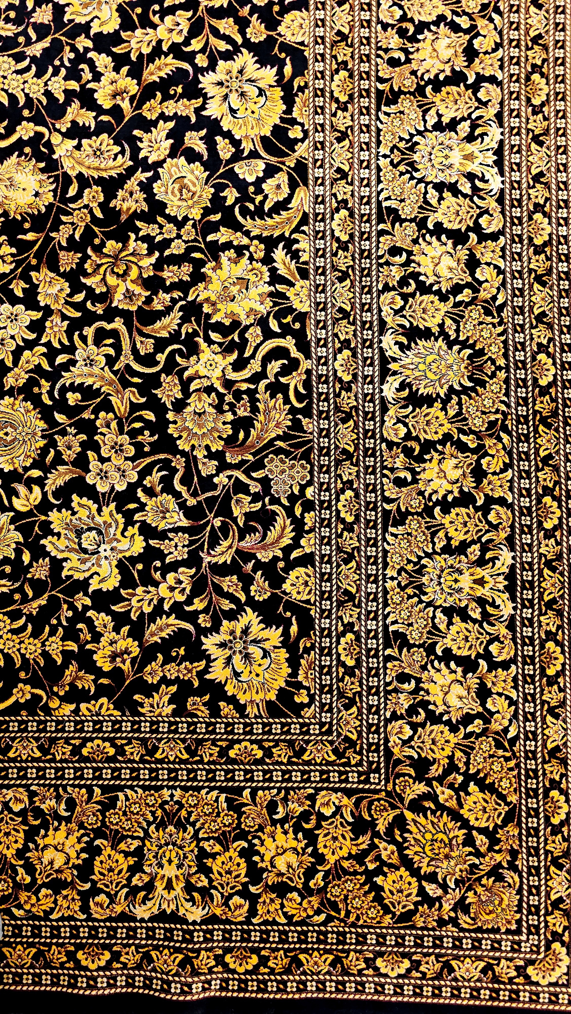 Pure%20Silk%20Machine%20Made%20Carpet%20Size: (200%20x%20300) cm