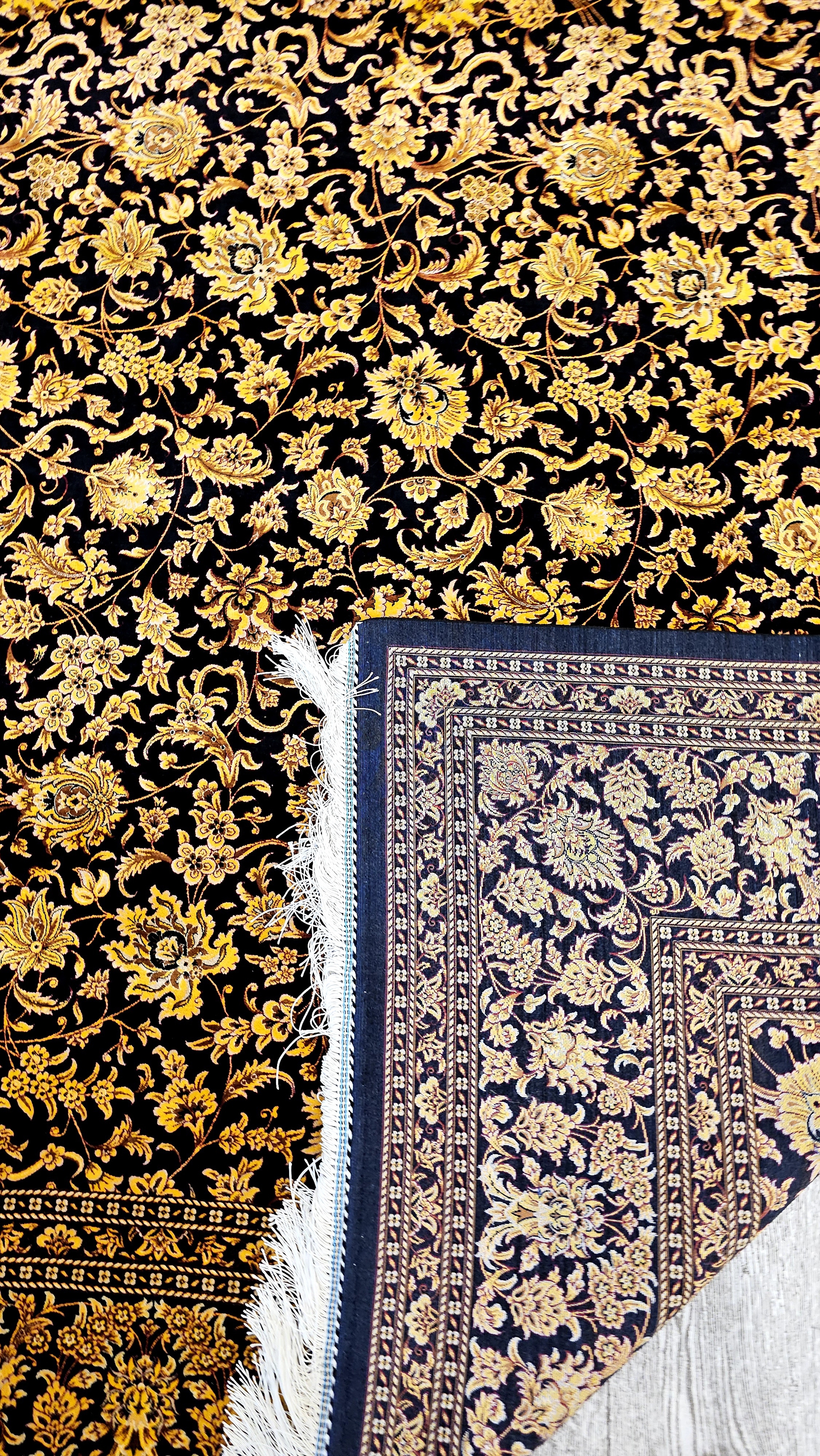 Pure%20Silk%20Machine%20Made%20Carpet%20Size: (200%20x%20300) cm