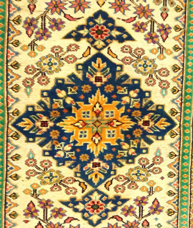 Iran’s%20Handwoven%20Khorasan Carpet%20(136%20x%20194)%20cm