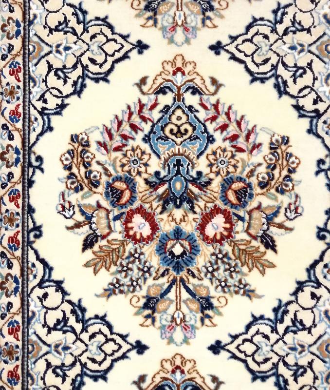Iran’s%20Handwoven%20Nain Carpet%20(50%20x%20198)%20cm