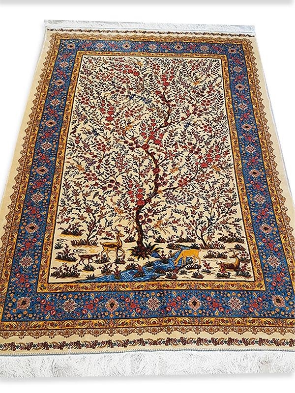 Pure%20Silk%20Machine%20Made%20Carpet%20Size: (200%20x%20300) cm