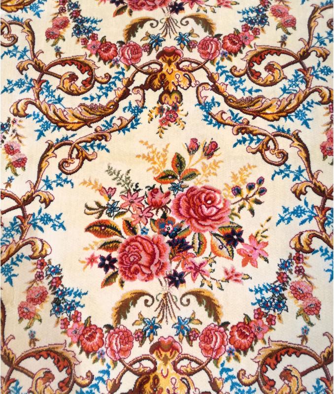 Pure%20Silk%20Machine%20Made%20Carpet%20Size: (225%20x%20150%20cm)