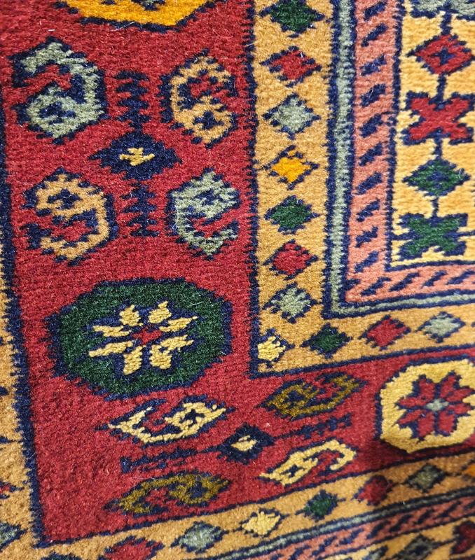 Iran’s%20Handwoven%20Khorasan Carpet%20(136%20x%20195)%20cm
