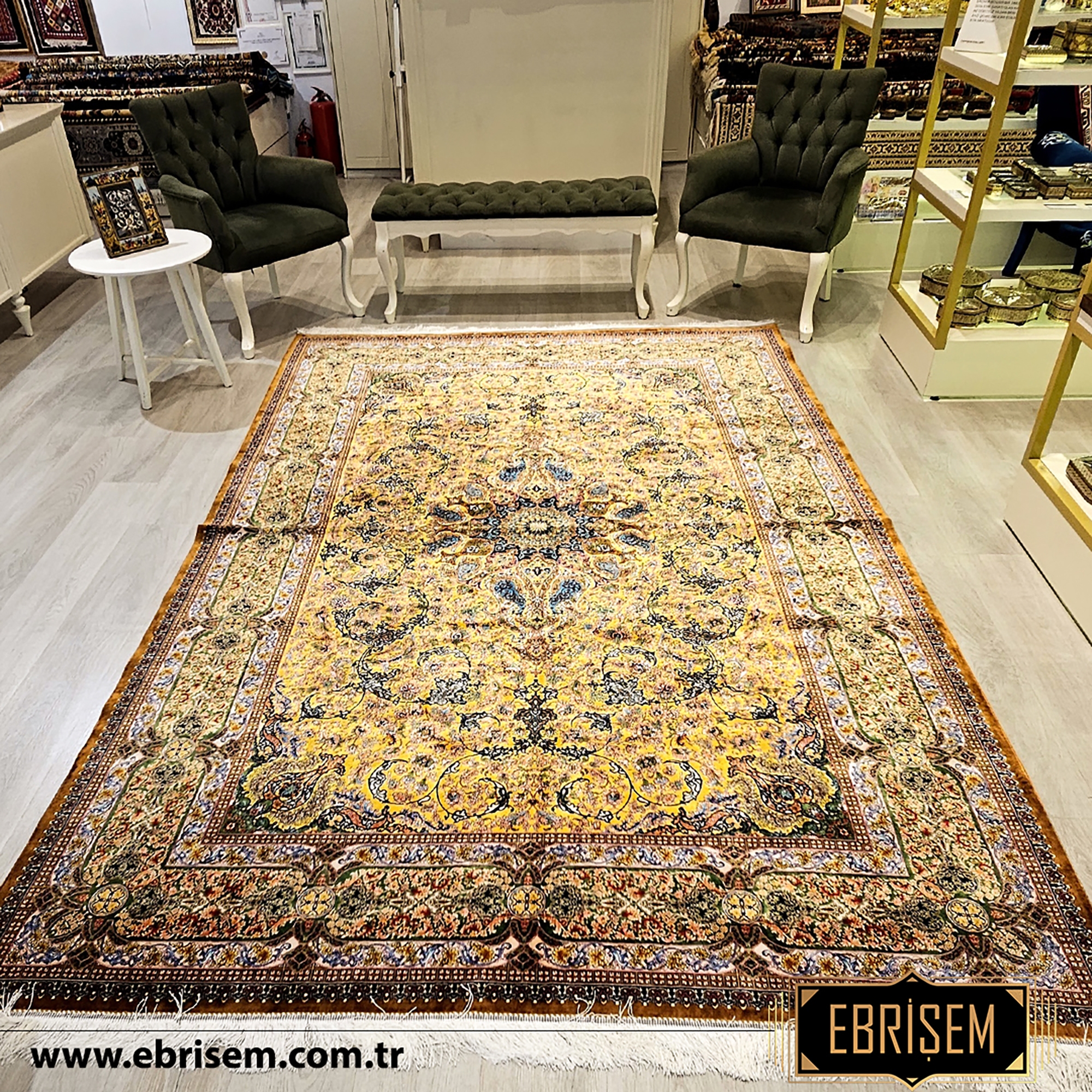 Pure%20Silk%20Machine%20Made%20Carpet%20Size: (200%20x%20300) cm