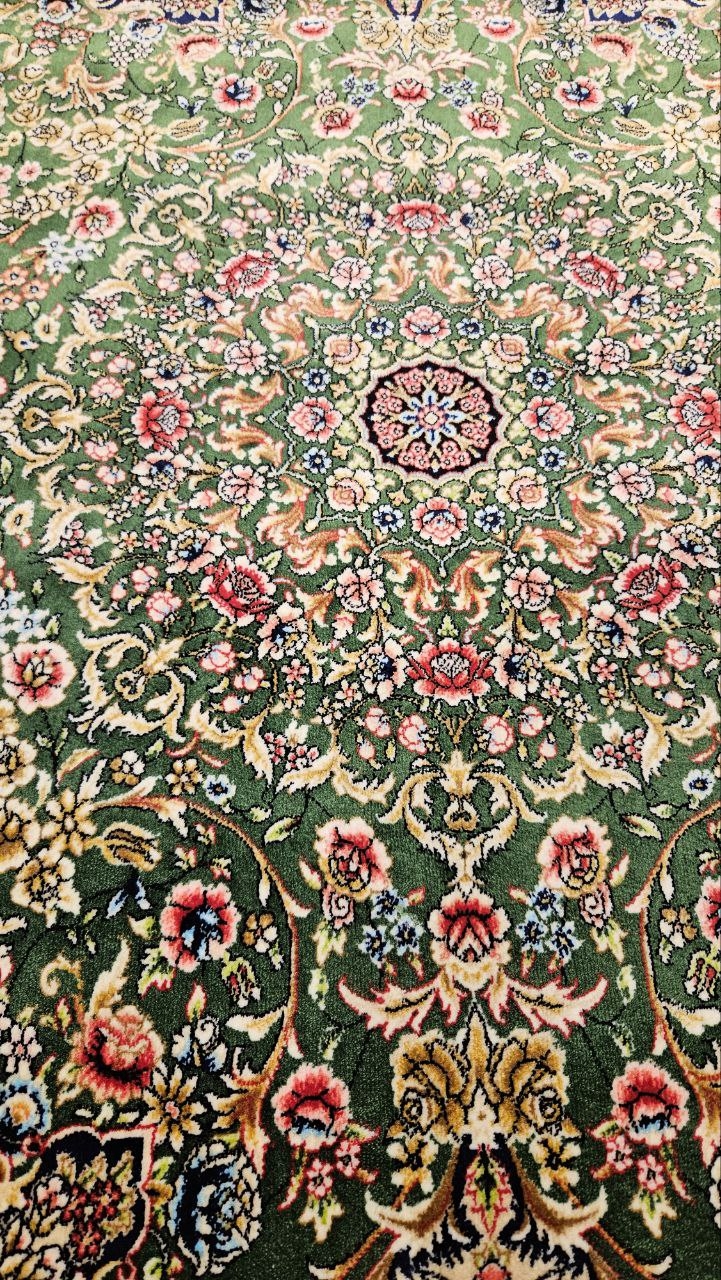 Pure%20Silk%20Machine%20Made%20Carpet%20Size: (60%20x%2090) cm