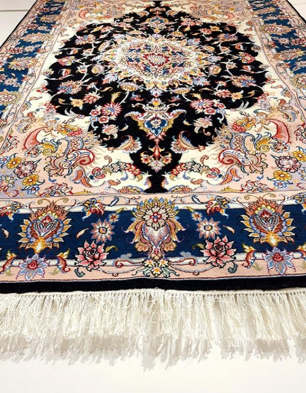 Iran’s%20Handwoven%20Tabriz%20Carpet%20Size:%20 (%20150 x%20205%20cm)