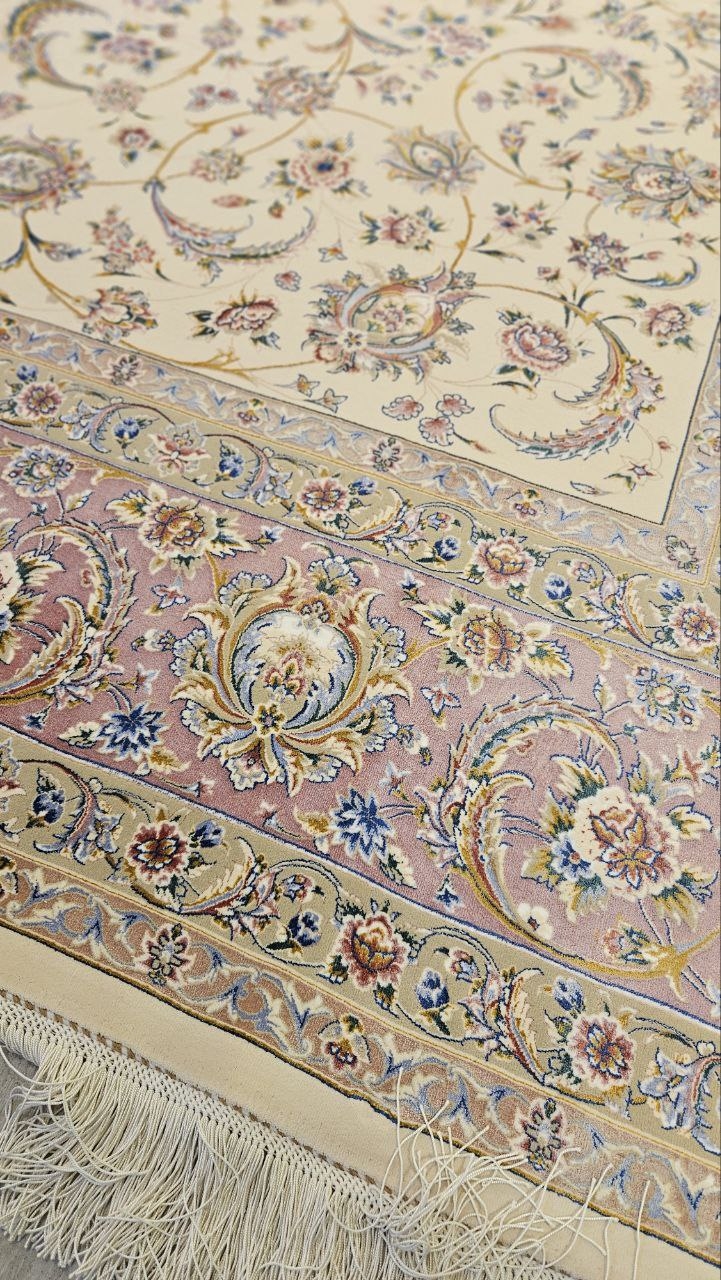 Pure%20Silk%20Machine%20Made%20Carpet%20Size: (200%20x%20300) cm