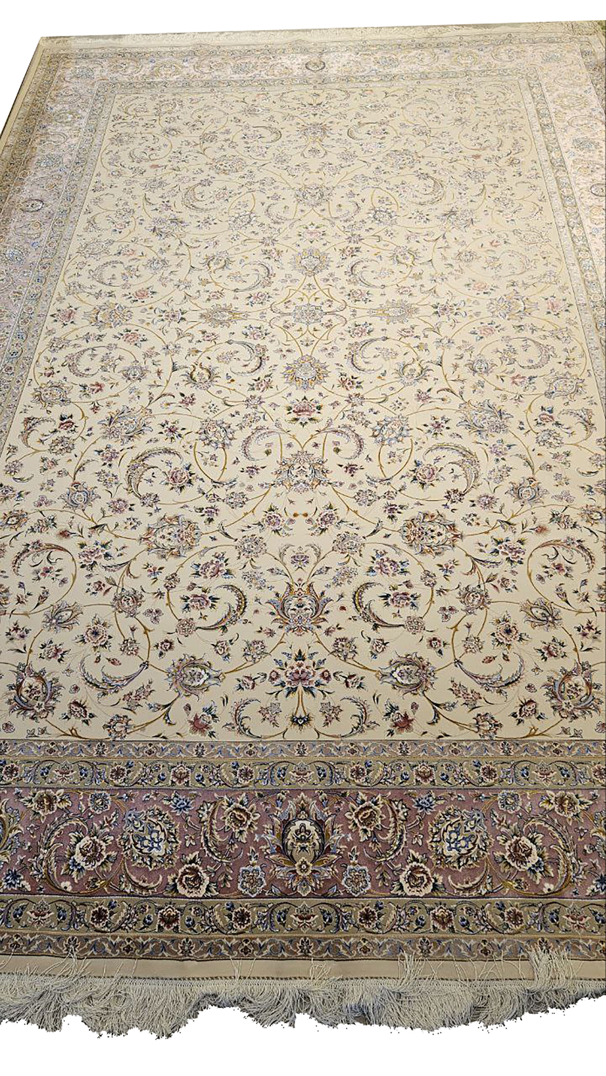 Pure%20Silk%20Machine%20Made%20Carpet%20Size: (200%20x%20300) cm