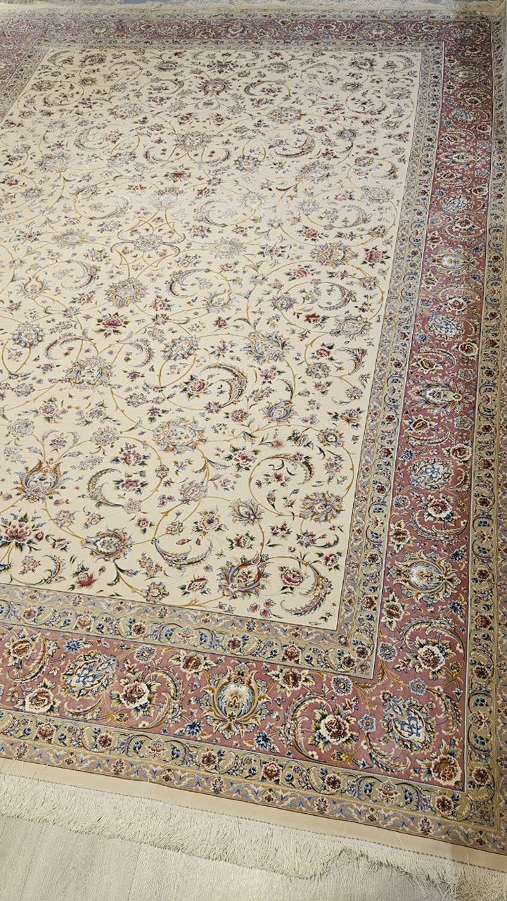 Pure%20Silk%20Machine%20Made%20Carpet%20Size: (200%20x%20300) cm