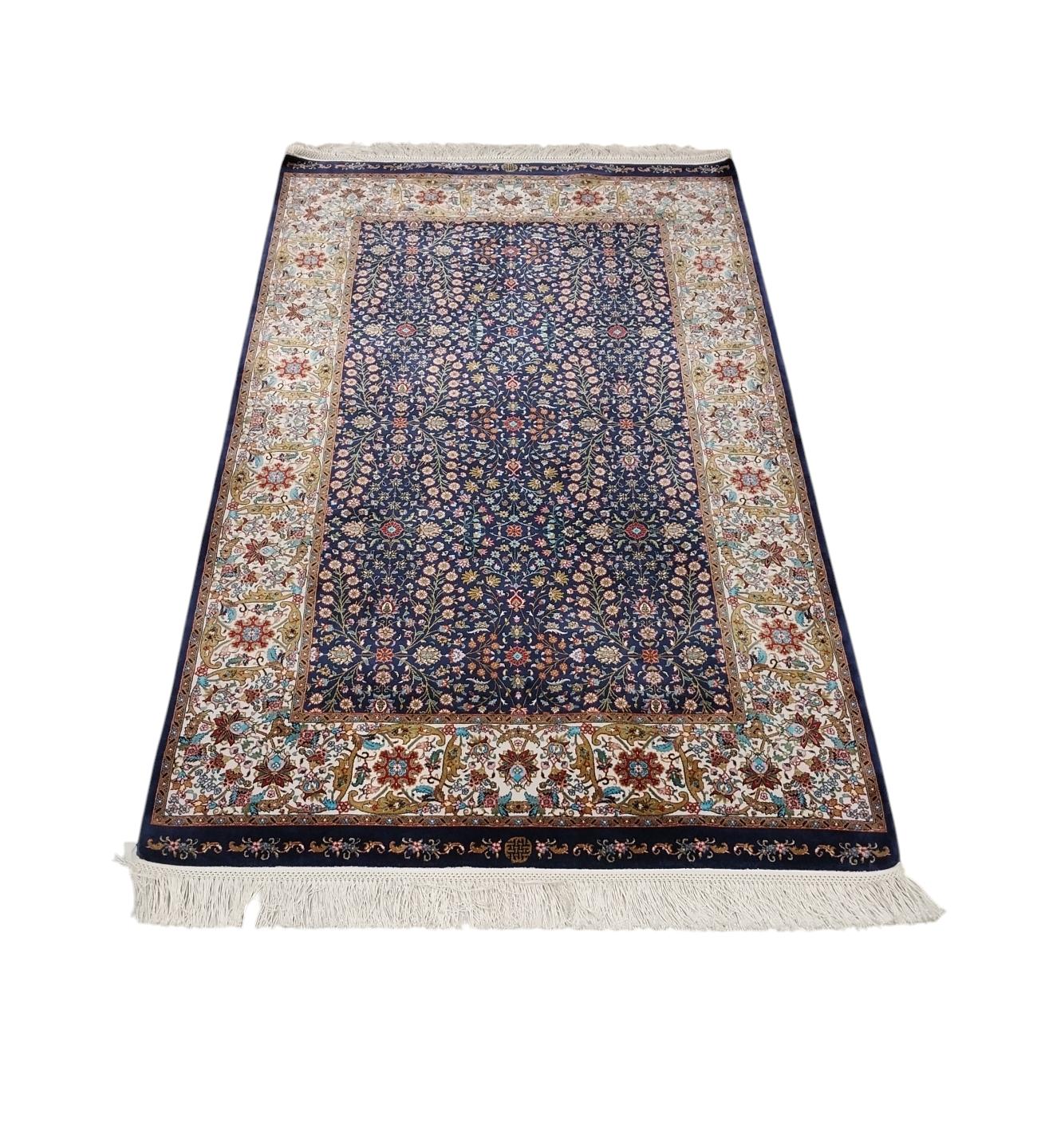 Pure%20Silk%20Machine%20Made%20Carpet%20Size: (80%20x%20150) cm