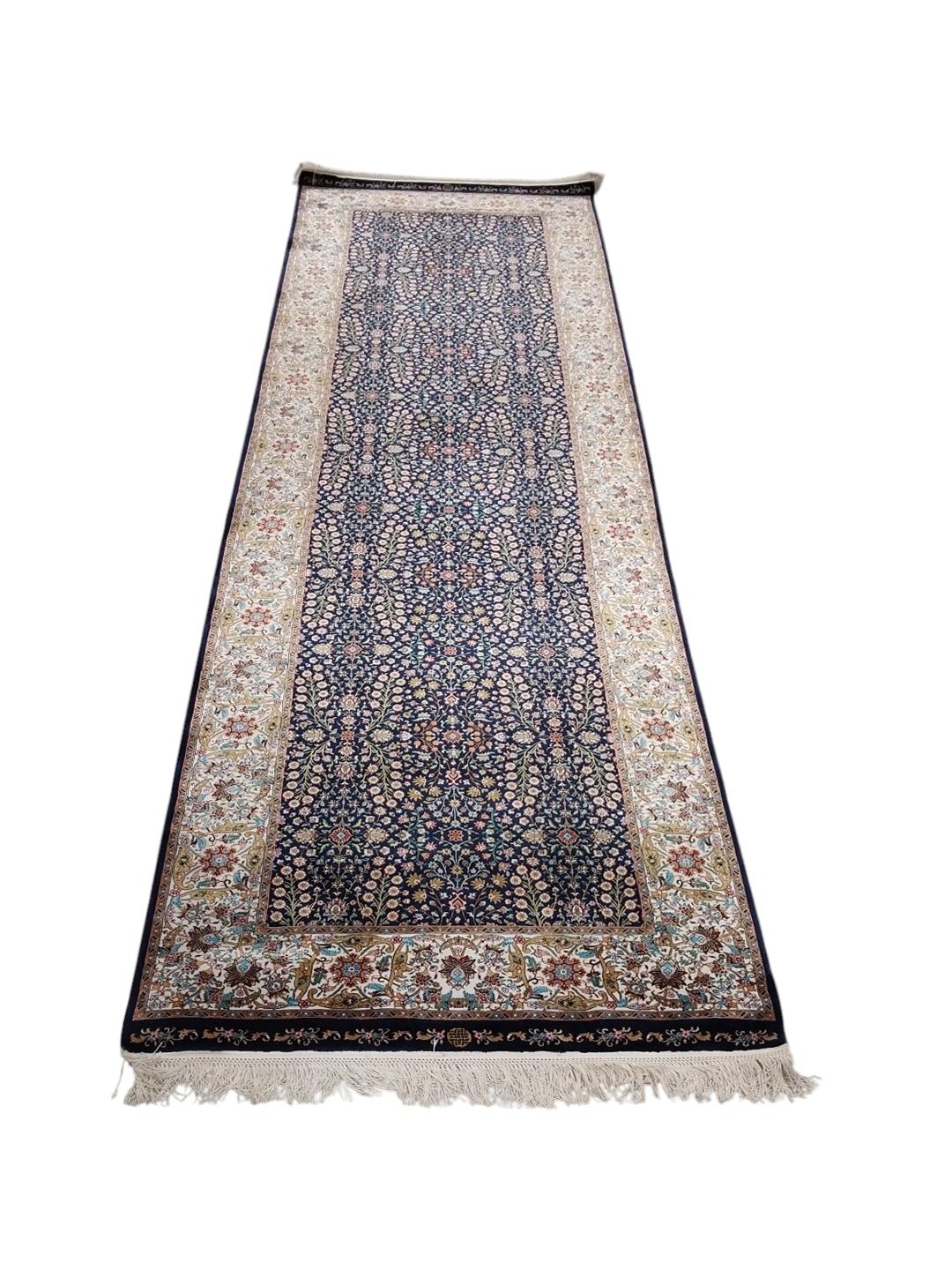 Pure%20Silk%20Machine%20Made%20Carpet%20Size: (87%20x%20300) cm