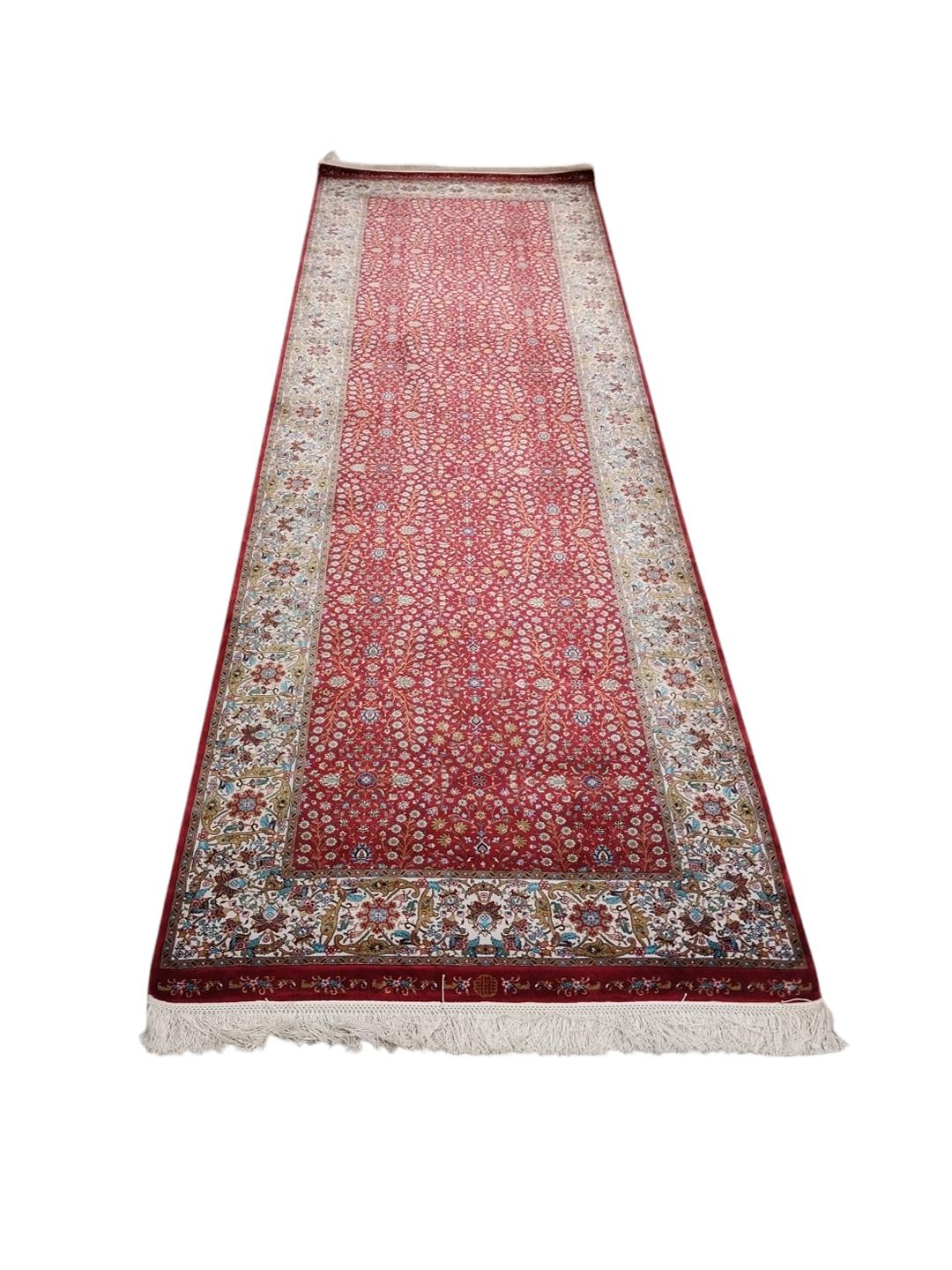 Pure%20Silk%20Machine%20Made%20Carpet%20Size: (300%20x%2080) cm