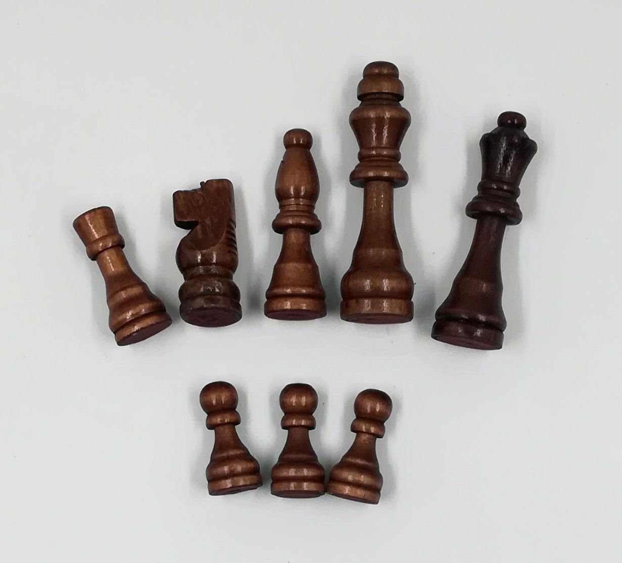 Wooden%20chess%20pieces%20(medium%20sıze)