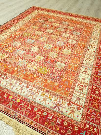 Iran Hand Woven Full Silk Sumac Size: ( 156 x 200 cm )
