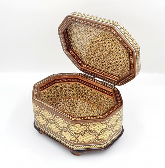 Iran’s Hatem Luxury Jewelry Box 8 Angles