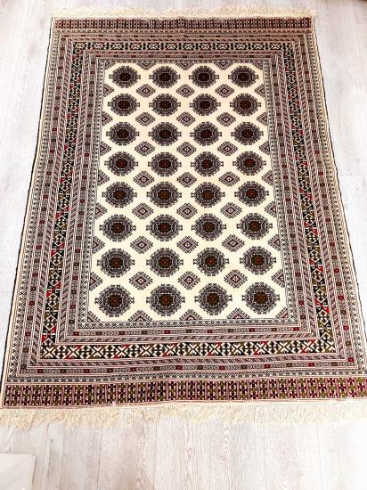 Iran’s Handwoven Khorasan Carpet Size: ( 189cm x 133 cm)
