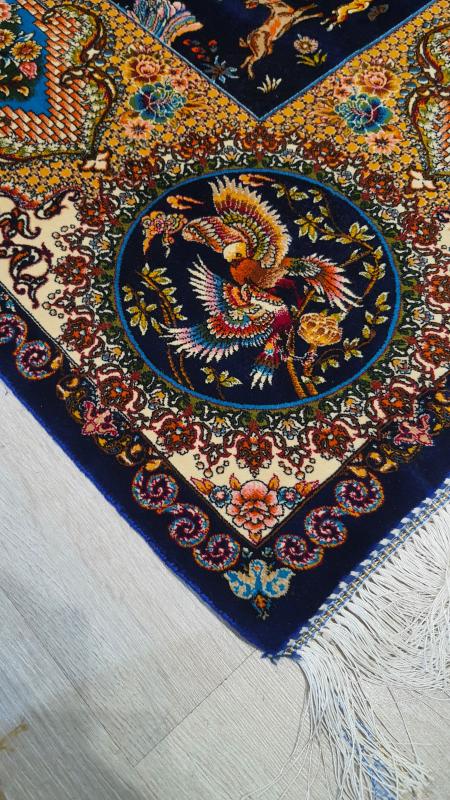 Pure%20Silk%20Machine%20Made%20Carpet%20Size: (225%20x%20150%20cm)