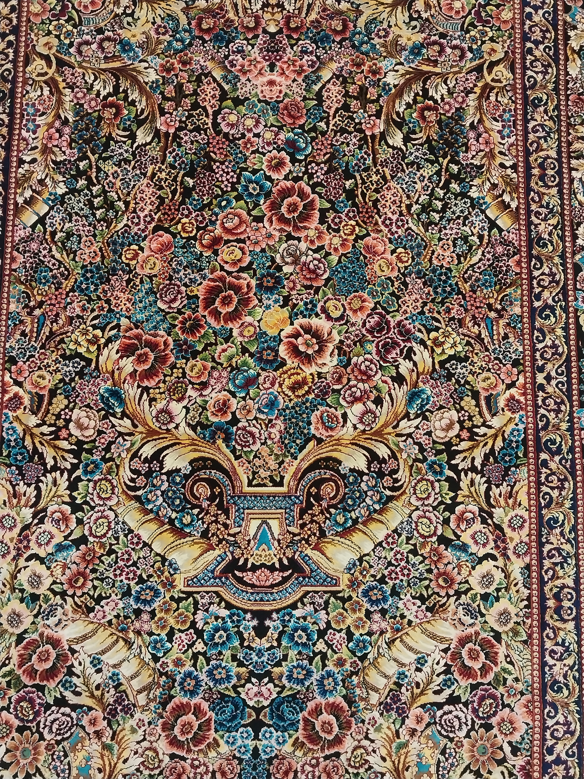 Pure%20Silk%20Machine%20Made%20Carpet%20Size: (100%20x%20150)%20cm