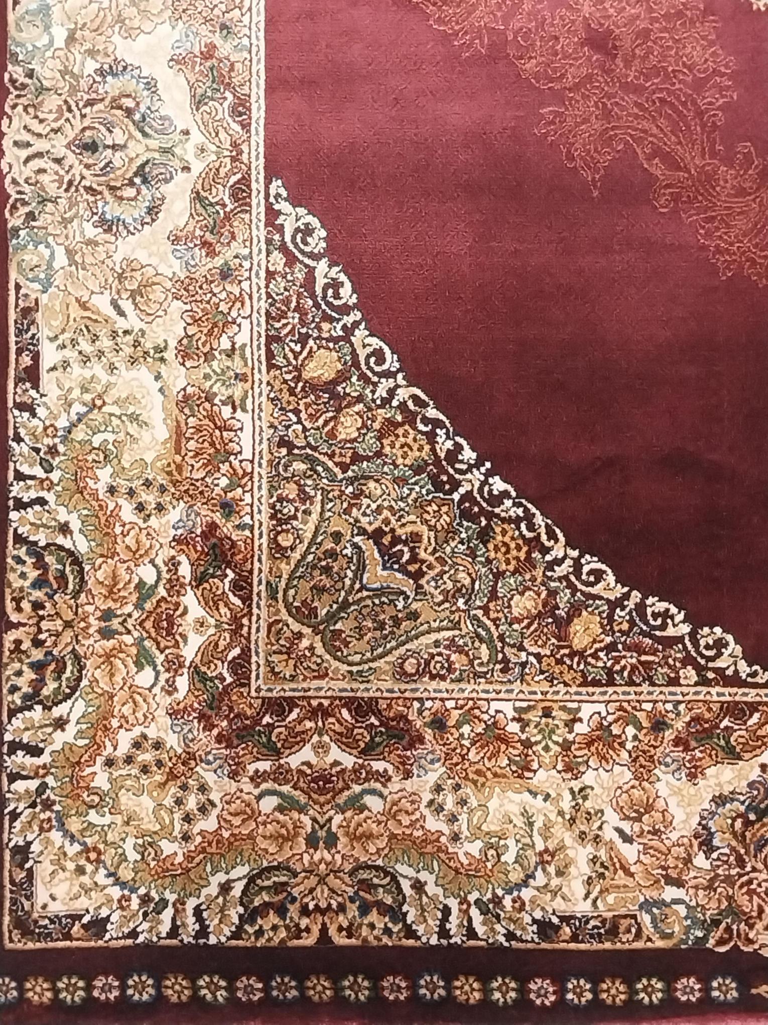 Pure%20Silk%20Machine%20Made%20Carpet%20Size: (85%20x%20300) cm