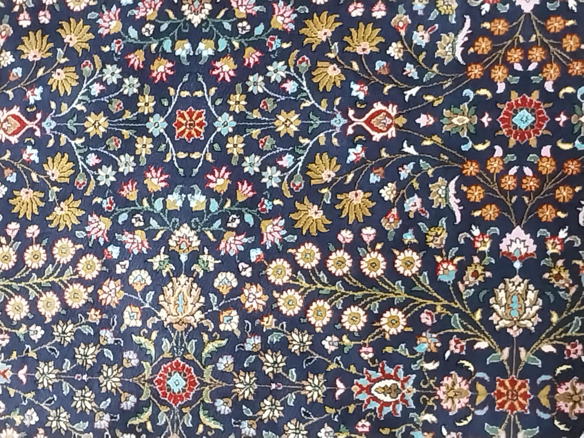 Pure%20Silk%20Machine%20Made%20Carpet%20Size: (80%20x%20150) cm