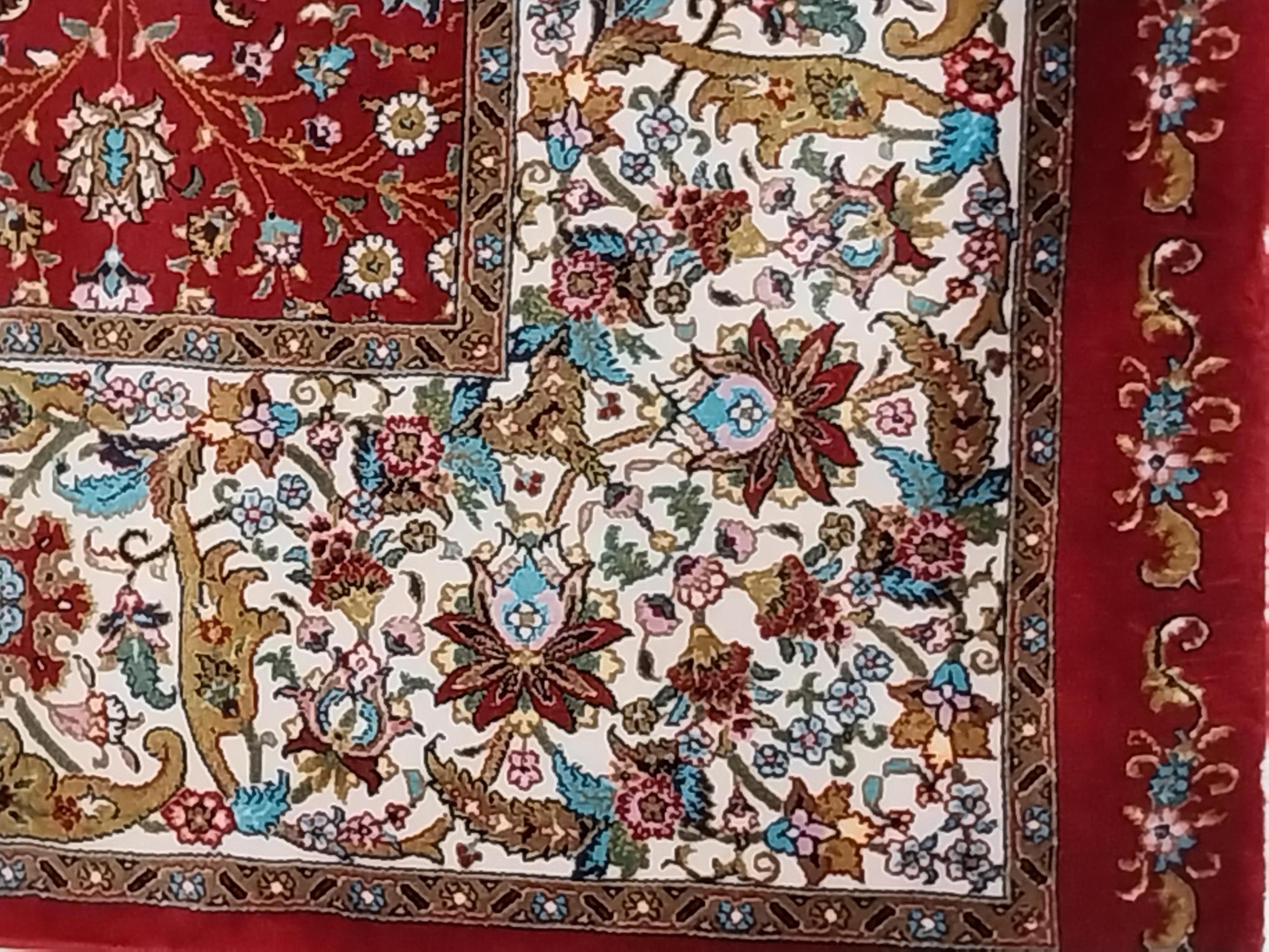 Pure%20Silk%20Machine%20Made%20Carpet%20Size: (80%20x%20150) cm